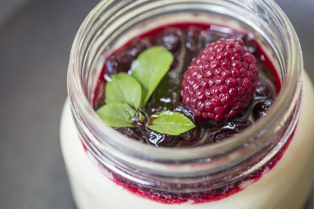 Movich Hotel Las Lomas Rionegro Kültér fotó A jar of yogurt with fruit