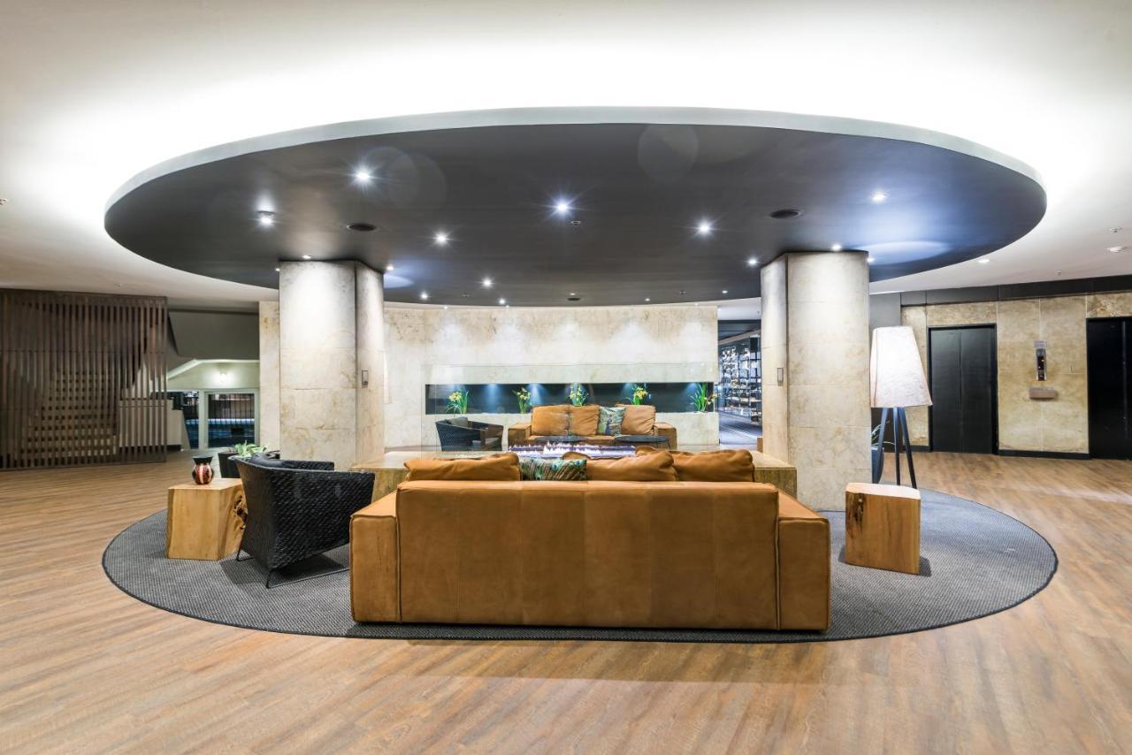 Movich Hotel Las Lomas Rionegro Kültér fotó The lounge at the airport